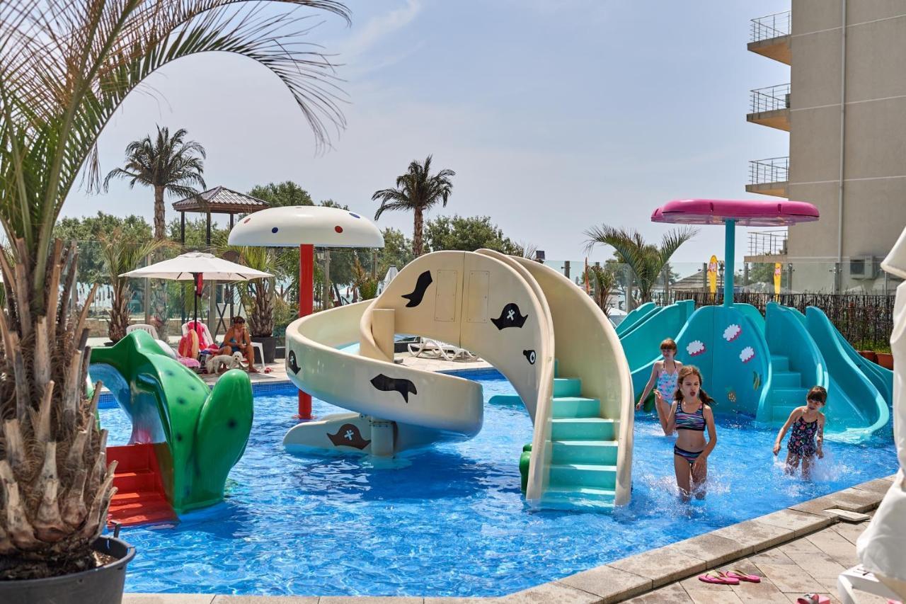 Sole Aparthotel Pool & Spa Mamaia Nord 那沃达利 外观 照片