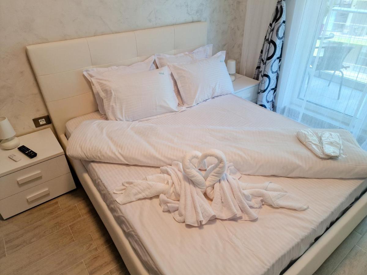 Sole Aparthotel Pool & Spa Mamaia Nord 那沃达利 外观 照片